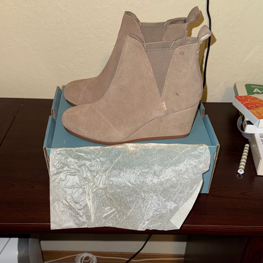 Stylish Tan Tom’s Wedge Ankle Boots